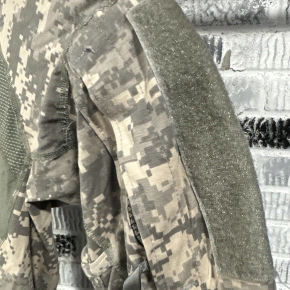Massif Army Combat Shirt XS ACU‎ ACS Flame Resistant Digi Camo USGI Military - Picture 4 of 6